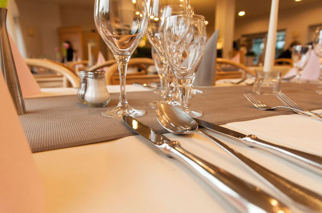Krimi Dinner Show und Theater im M�ritz Strandhotel in R�bel/M�ritz