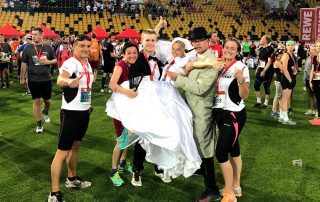 Im Dynamo-Stadion: KRIMI total MUSICAL Team mit Braut zur Rewe TeamChallenge 2017