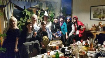 B�se Stiefmutter, Schneewittchen, Gretel, Frau Holle, H�nsel, Tapferes Schneiderlein, Hexe, Prinz und last but not least das Rotk�ppchen ;-)