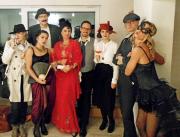 Nachts im Salon Rouge 3 (Paula, Justine, Hans, Eva, Max, Sophie, Alfred und Katharina)