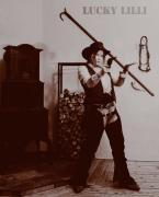 Au�gestattet mit zwei Peacemaker-Replicas machte Lilli den Saloon unsicher.