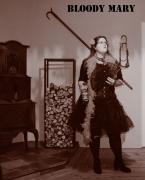 Mary versorgt ihre G�ste immer mit Herzlichkeit und Whiskey.