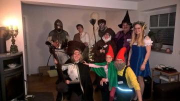 Ritter, Elfe, Hndlerin, Barbar, Magier, Amazone, Priestern und Zwerge - huch, gleich doppelt ;-)