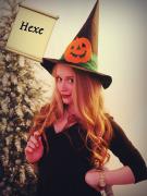 Die geschftstchtige alte Hexe