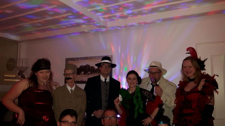 KRIMI total - Nachts im Salon Rouge: Fotos von Frauke aus Hille