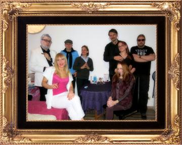 Jenseits der Sch�nheit kamen sie zusammen um die Erfolge des Dr. Schwarz zu feiern, doch leider endete der Abend mit einer schrecklichen Tat.