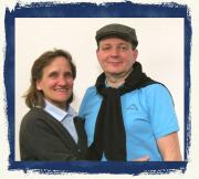 Eva-Maria und Peer unterhielten sich angeregt �ber Politik.