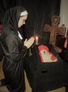 Schwester Mary und die verstorbene Minni Harkort