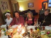 K�chin Hilde, Schneider Ansgar, Walburga und Benedikt der M�nch an der festlich gedeckten Rittertafel