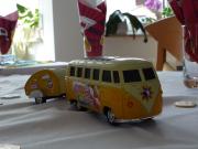 VW Bulli mit mobilem Gew�chshaus :-)