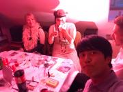 Dieser hatte kein Stativ, er musste ihn deswegen die ganze zeit in der Hand halten.