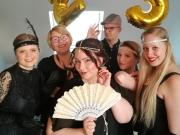Die Damen des Salon Rouge