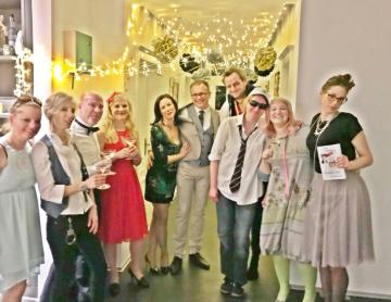 jung, schn, reich und erfolgreich... aber der Schein trgt... a little party never killed somebody - oder doch?!