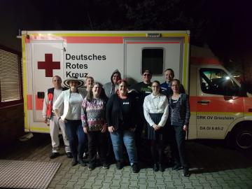 Das Opfer Marie wurde soeben vom Rettungsdienst abgeholt. 