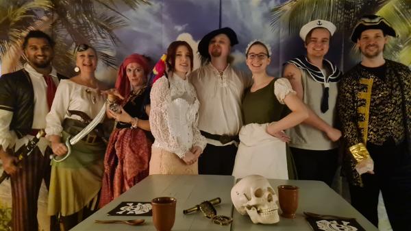Gruppenbild aller Teilnehmer.