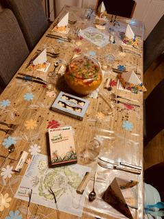 Der ganze Hippie Tisch 