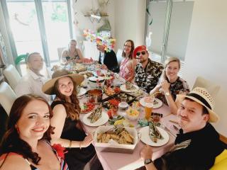 Lauter K�stlichkeiten passend zum Krimidinner. Nat�rlich mit karibischen Cocktails