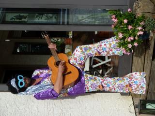 Roland, von der eigenen Kunst �berzeugt!