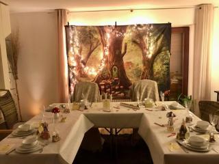 Unser M�rchenwald, mit der festlichen Tafel 