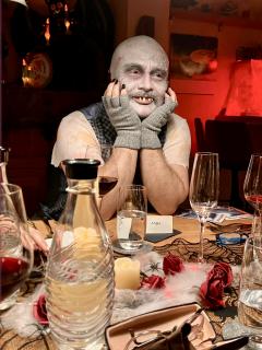 Monster Max konnte auch aussehen, als knne er keiner Fliege etwas zu Leide tun...