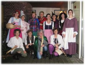 Wir, die die Freunde und Bewohner des M�rchenwaldes darstellten, m�chten uns recht herzlich f�r das tolle Spiel bedanken, denn wir hatten einen super Abend.