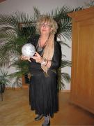 Orakel Matilda
Achtung! Sieht und wei� alles!
