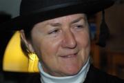 Pater Antonio blickt in die Runde