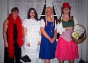 Die holden Maids:
B�se Stiefmutter, Schneewittchen, Gretel und das Rotk�ppchen
