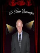 Nein, es kam kein L�cheln �ber seine Lippen. Wie man sieht!!