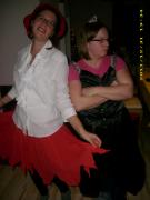 Wer ist die Schnste im ganzen Land? Rotkppchen (links) oder die bse Stiefmutter (rechts)?