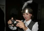 Die Presse in Gestalt der Klatschreporterin Paula Gazzetta ist nat�rlich als erstes am Tatort