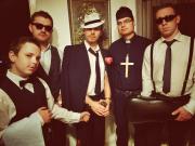 Das unumstrittene Familienoberhaupt Don Pedro und seine treue Gefolgschaft