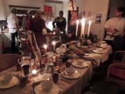 Vorbereitung der Tafel auf Burg Wolfsklamm.