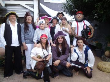 Illustre Gesellschaft trifft auf Piratenmeute