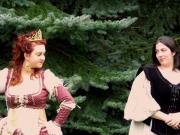 Der Hass ist beiden deutlich ins Gesicht geschrieben.