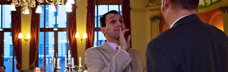 KRIMI total DINNER - Erst die Leiche, dann der Mord - Szenenfoto