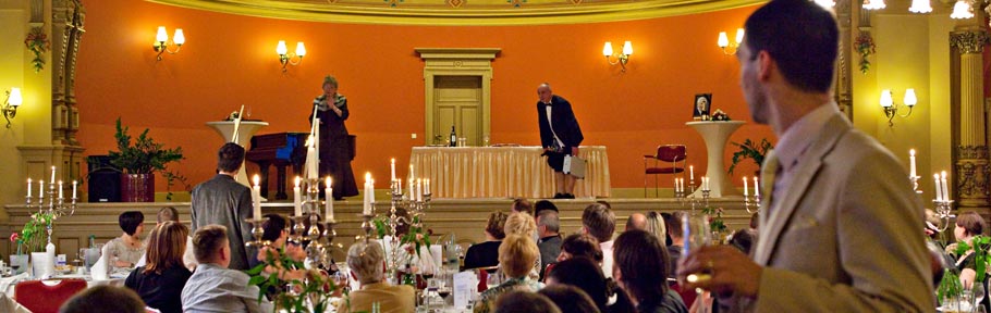 KRIMI total DINNER - Erst die Leiche, dann der Mord - Szenenfoto